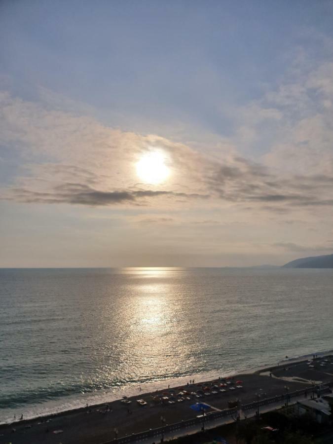 Grand Hotel Abkhazia Gagra Bagian luar foto