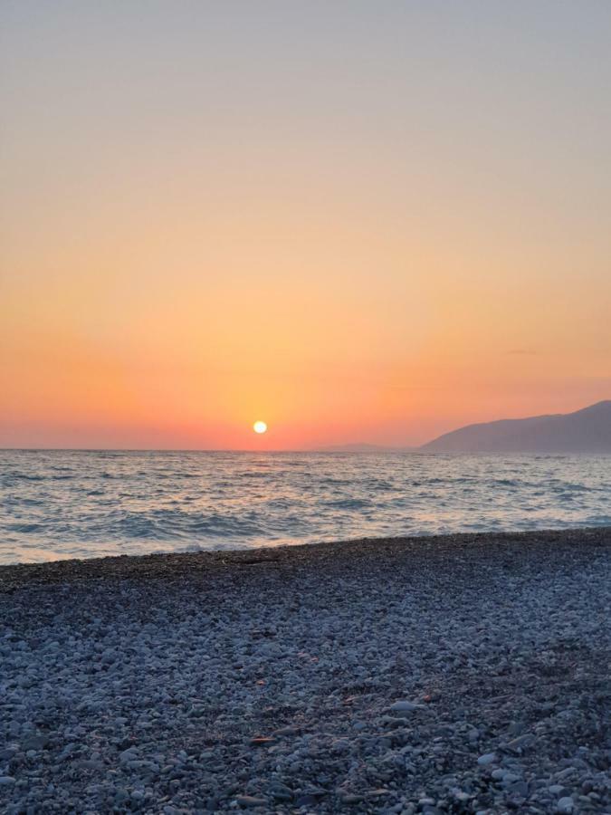 Grand Hotel Abkhazia Gagra Bagian luar foto