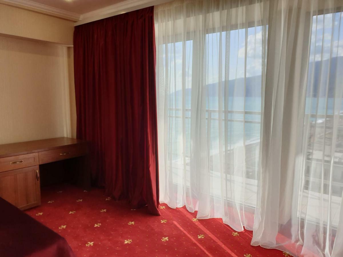 Grand Hotel Abkhazia Gagra Bagian luar foto